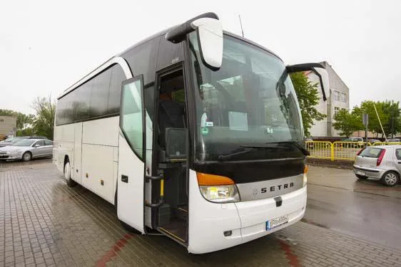 Wynajem autokarów Warszawa - Autokar Setra 55 osób